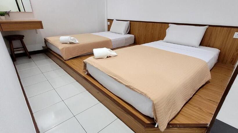 Hôtel Api Api Guest House