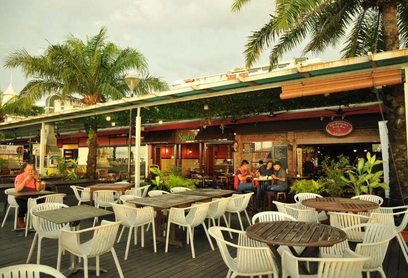 Hôtel Api Api Guest House