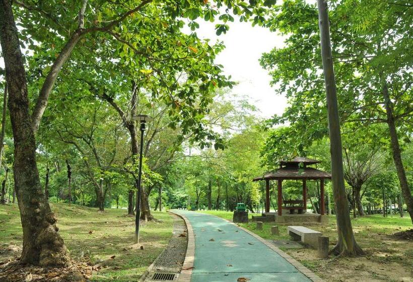 Hôtel Api Api Guest House