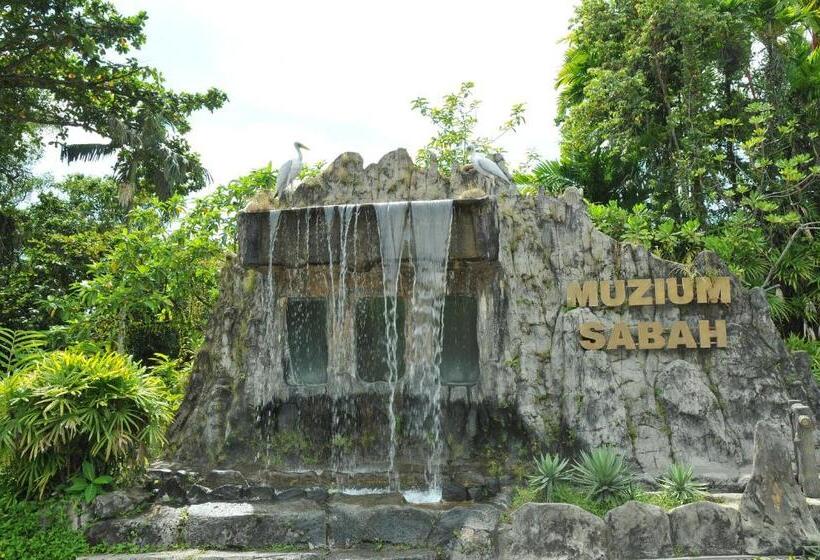 Hôtel Api Api Guest House