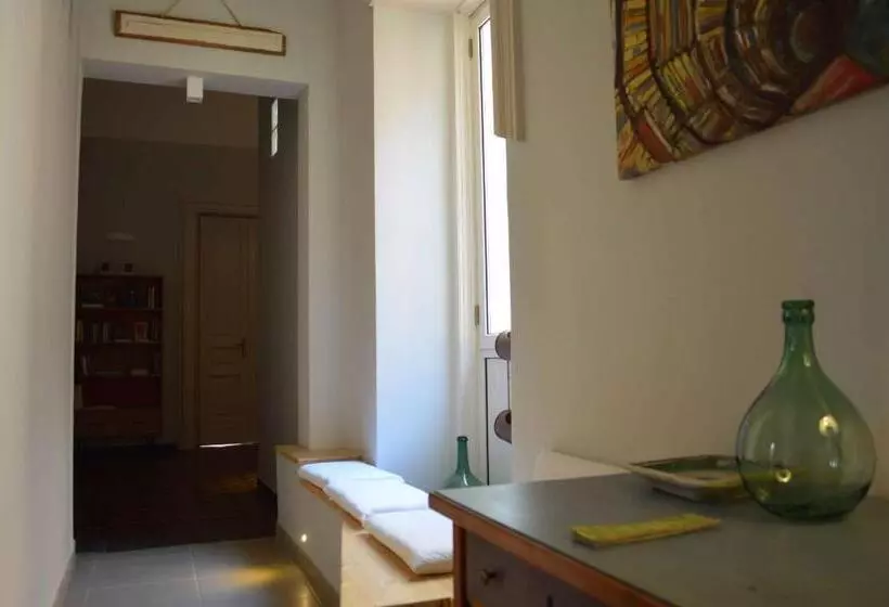 هتل Bed, Book & Breakfast Landolina