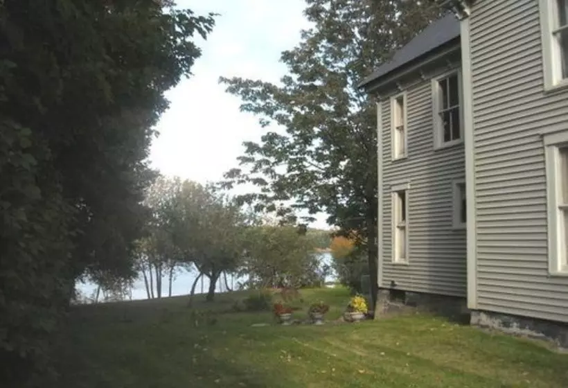 Hotelli Calais Crossing B&b