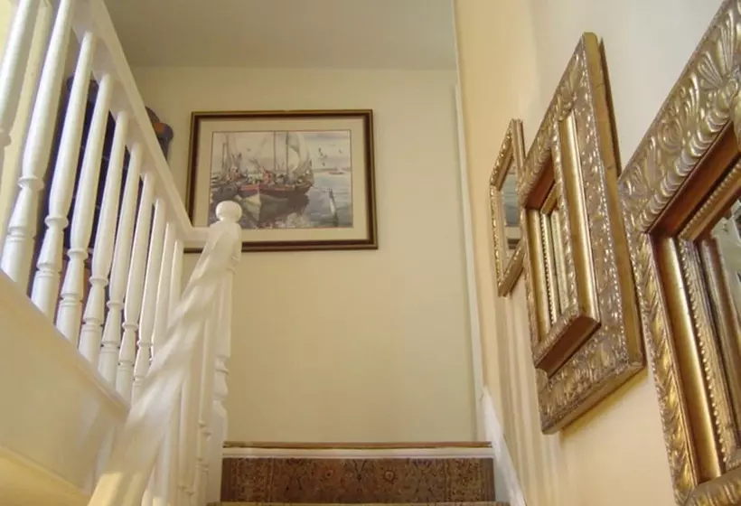 Hotelli Calais Crossing B&b