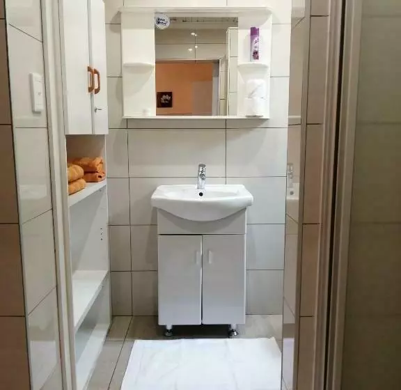 هتل Capbon Guesthouse