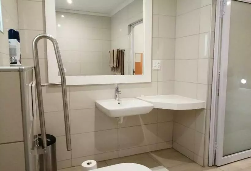 هتل Capbon Guesthouse