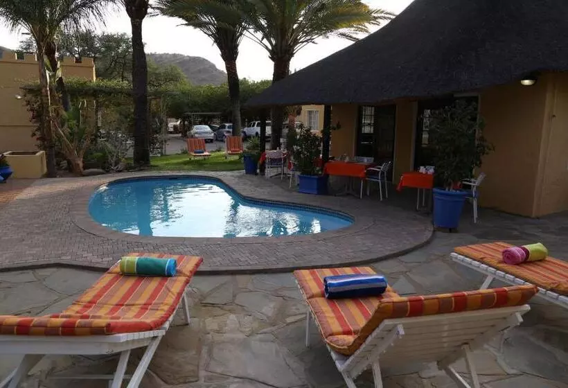 هتل Capbon Guesthouse