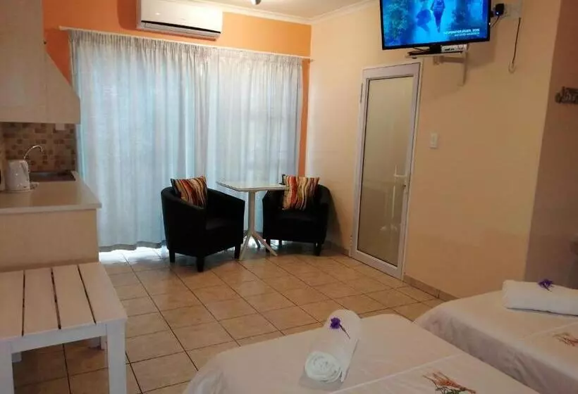 هتل Capbon Guesthouse