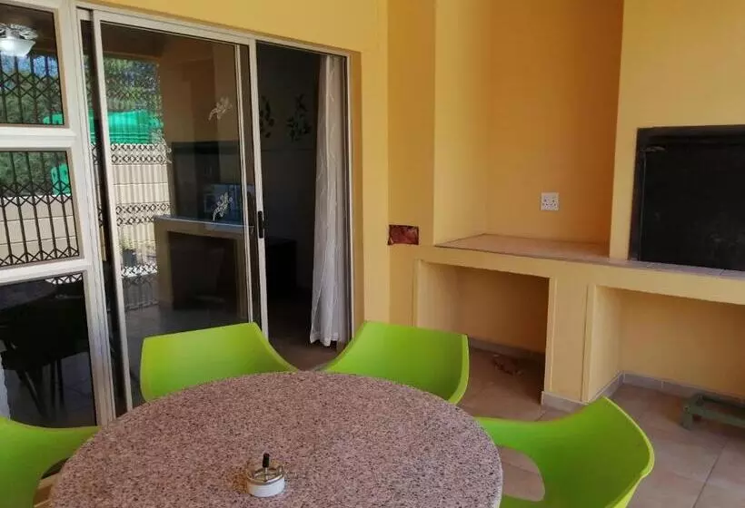 هتل Capbon Guesthouse