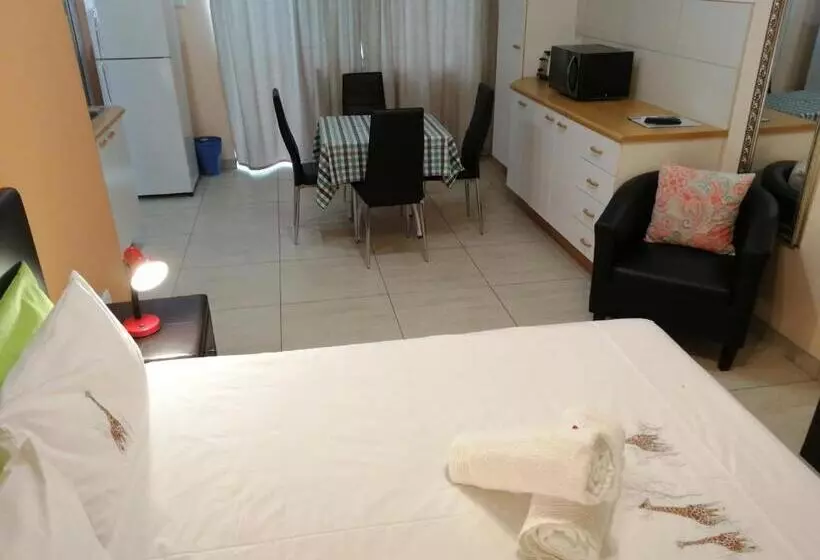 هتل Capbon Guesthouse