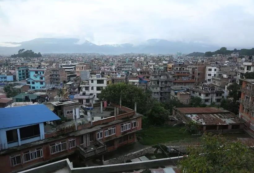 هتل Holy Temple Tree & Chautari Cafe