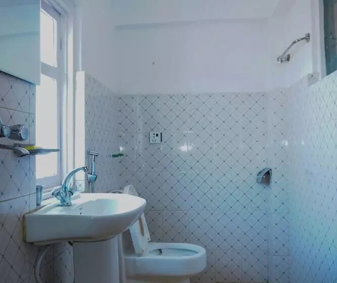 هتل Holy Temple Tree & Chautari Cafe