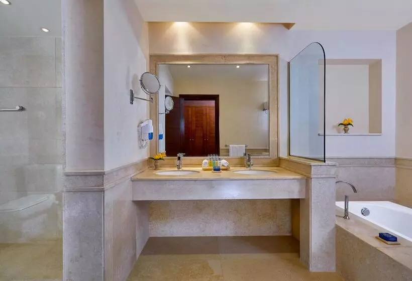 هتل Jaz Mirabel Resort