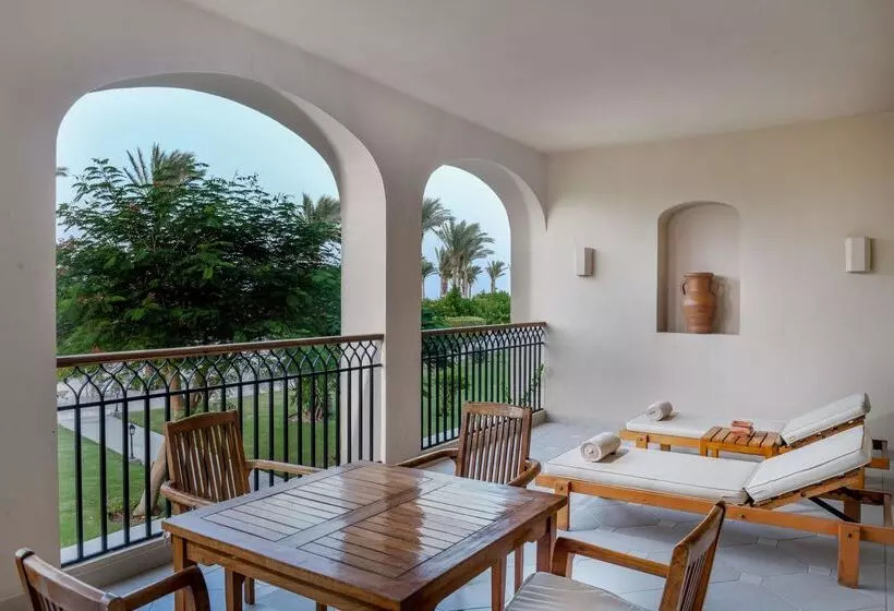 هتل Jaz Mirabel Resort