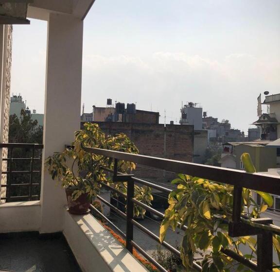 هتل Kathmandu Suite Home