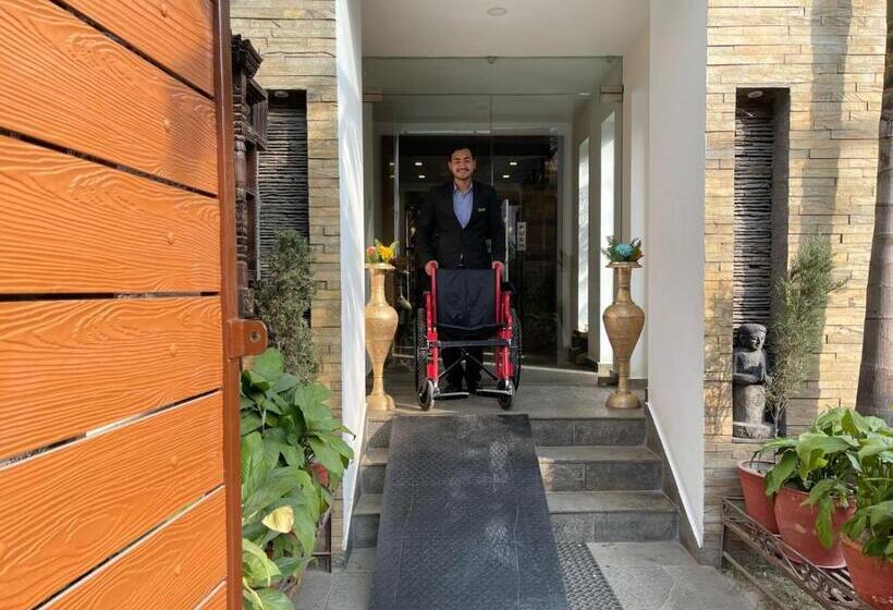 هتل Kathmandu Suite Home