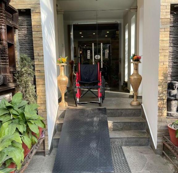 هتل Kathmandu Suite Home