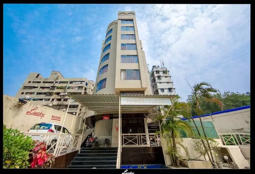 Lucky Hotel Goregaon