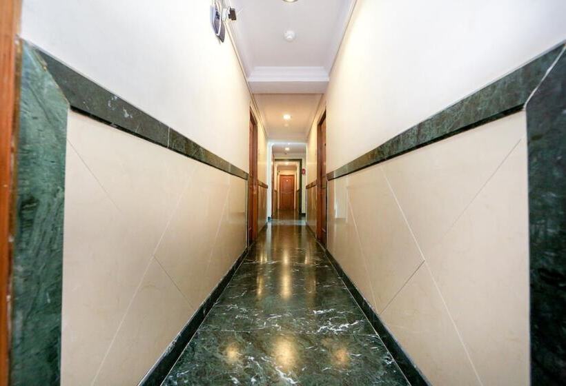 Lucky Hotel Goregaon