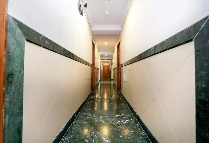 Lucky Hotel Goregaon