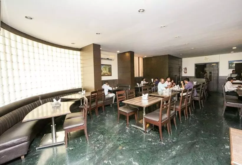 Lucky Hotel Goregaon