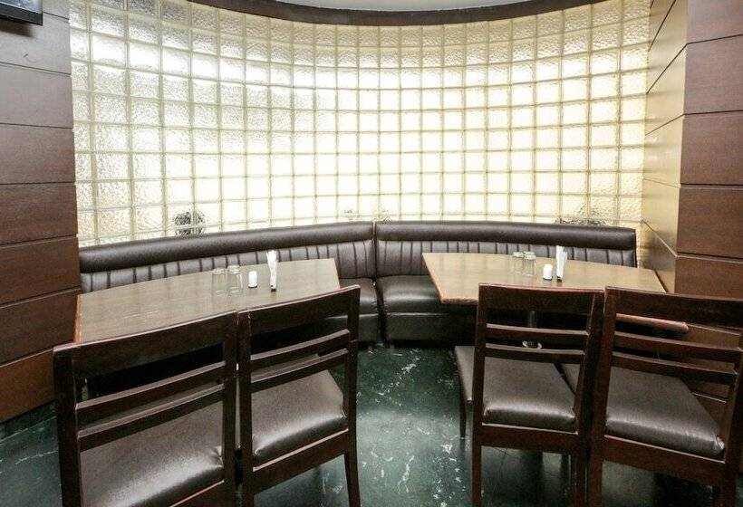 Lucky Hotel Goregaon