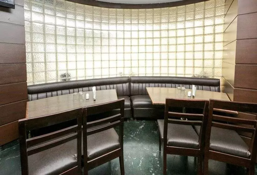 Lucky Hotel Goregaon