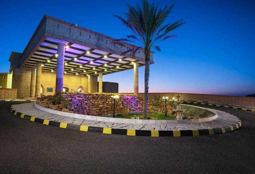 هتل Masira Island Resort