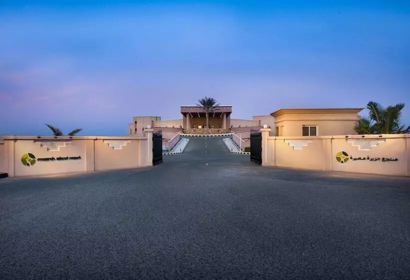 هتل Masira Island Resort