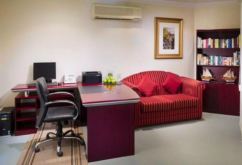 هتل Masira Island Resort