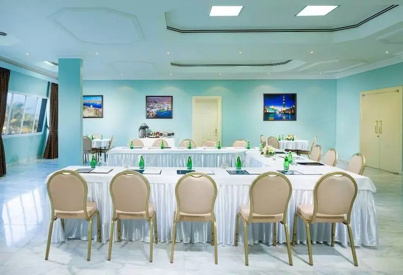 هتل Masira Island Resort