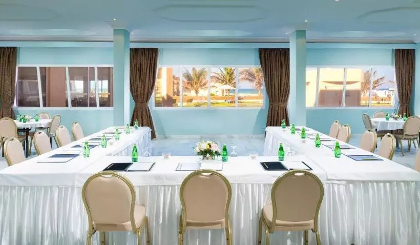 هتل Masira Island Resort