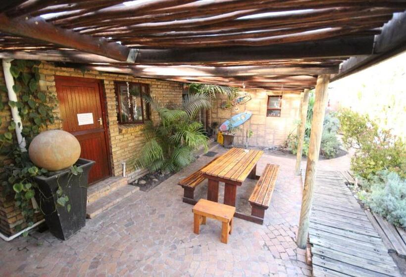 בית מלון כפרי Saltycrax Backpackers And Surf Hostel By Curiocity