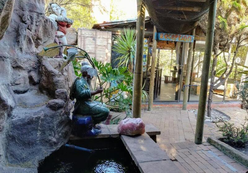 בית מלון כפרי Saltycrax Backpackers And Surf Hostel By Curiocity