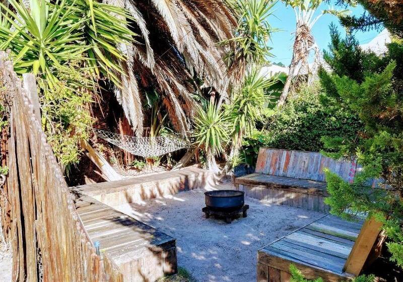 בית מלון כפרי Saltycrax Backpackers And Surf Hostel By Curiocity