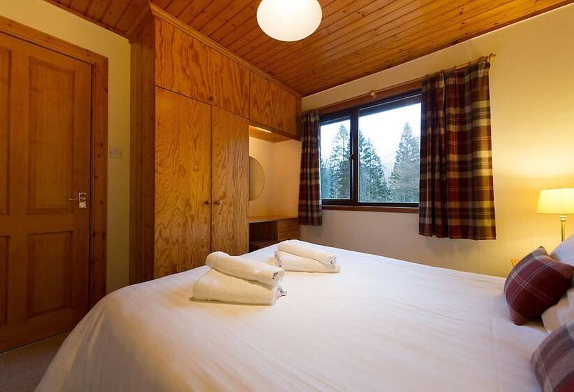 בית מלון כפרי The Eagle