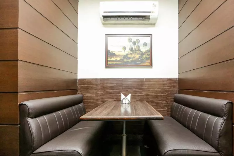 Lucky Hotel Goregaon