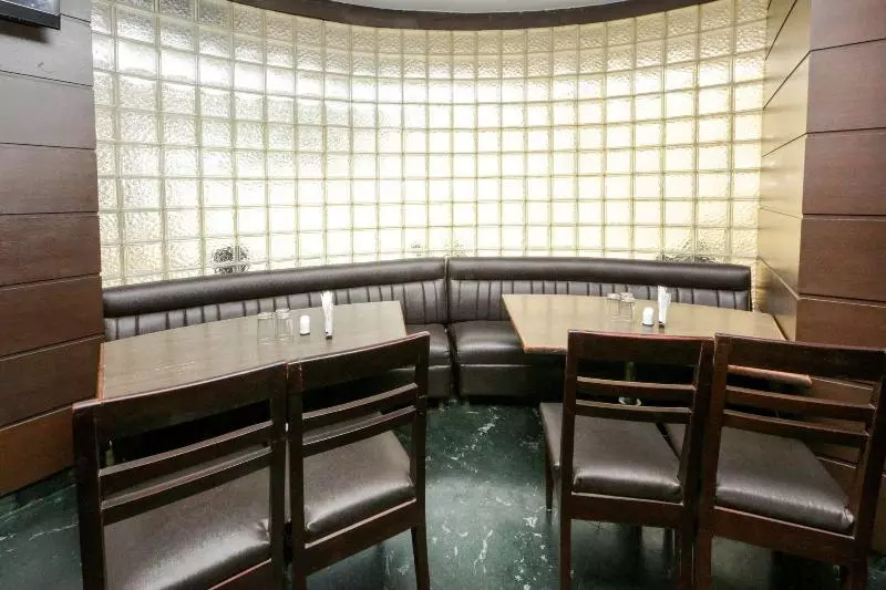 Lucky Hotel Goregaon