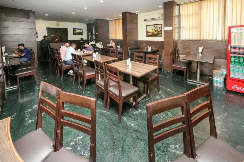 Lucky Hotel Goregaon