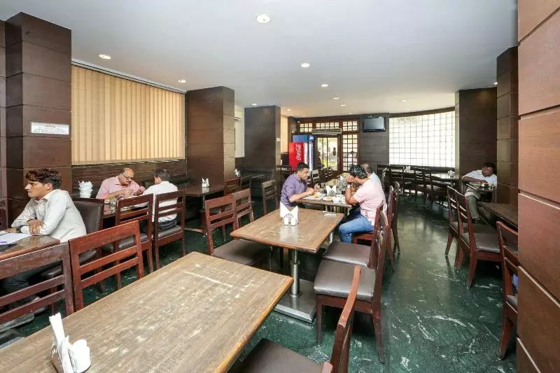 Lucky Hotel Goregaon