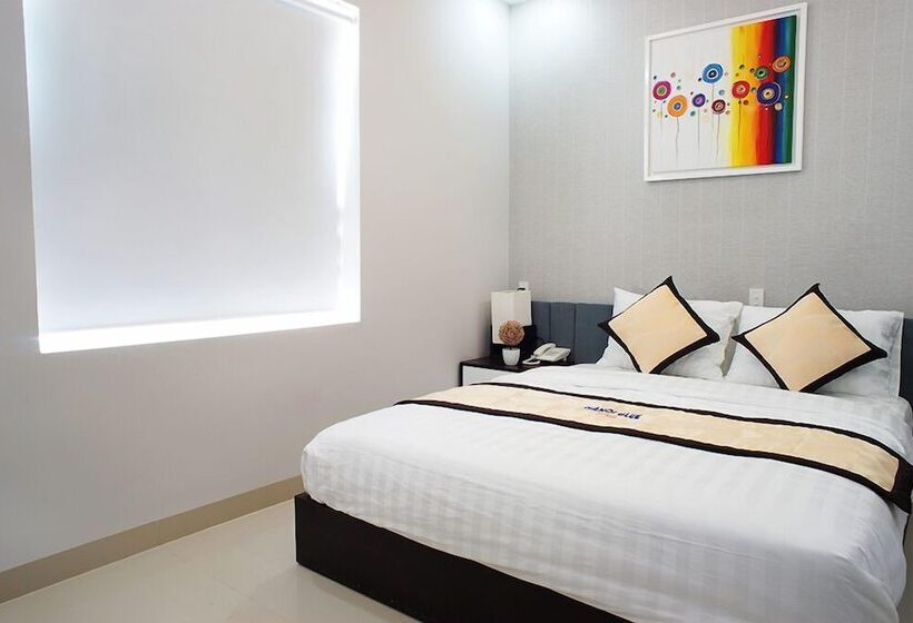 Hanoi Blue Hotel The Water Front