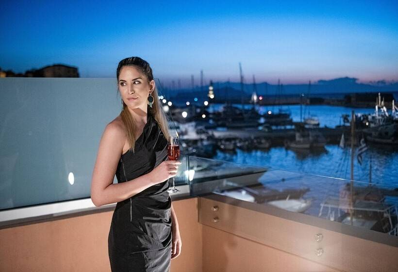 هتل Avra Apartments Venetian Harbour