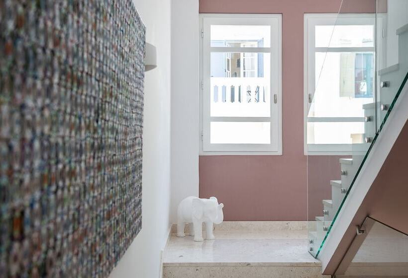 هتل Avra Apartments Venetian Harbour