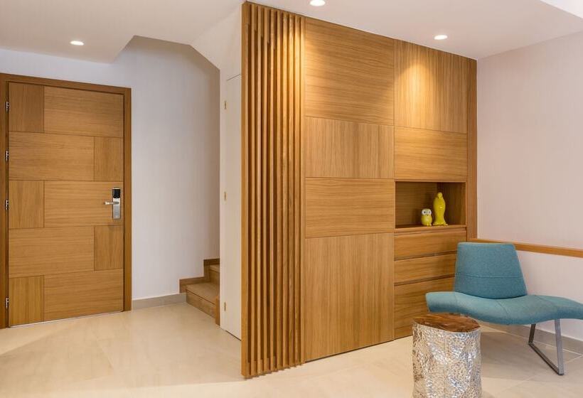 هتل Avra Apartments Venetian Harbour