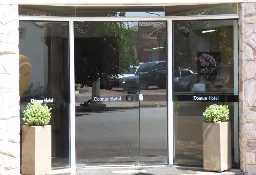 ホテル Domus