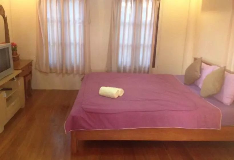 ホテル Kruamaeurai Homestay
