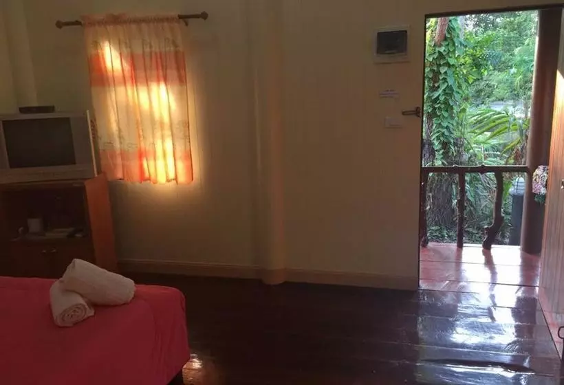 ホテル Kruamaeurai Homestay