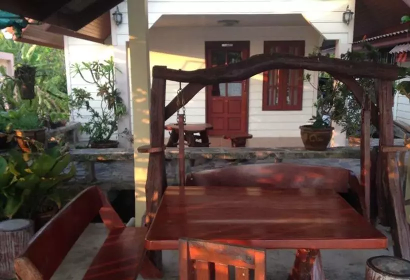 ホテル Kruamaeurai Homestay