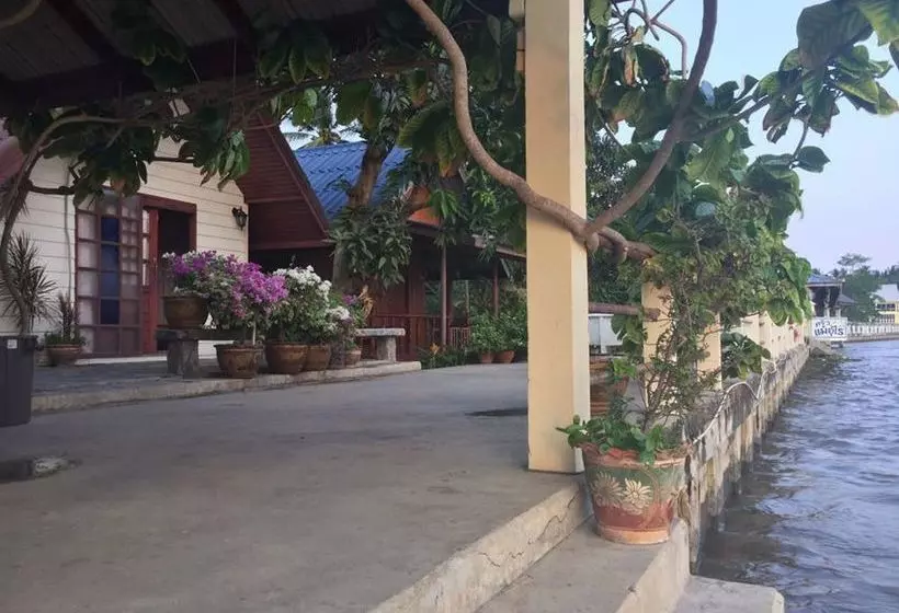 ホテル Kruamaeurai Homestay