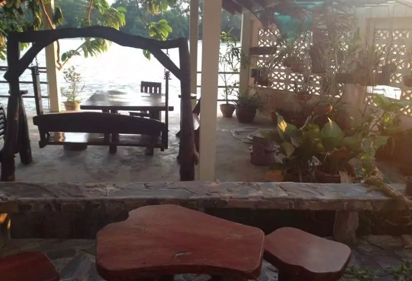 ホテル Kruamaeurai Homestay