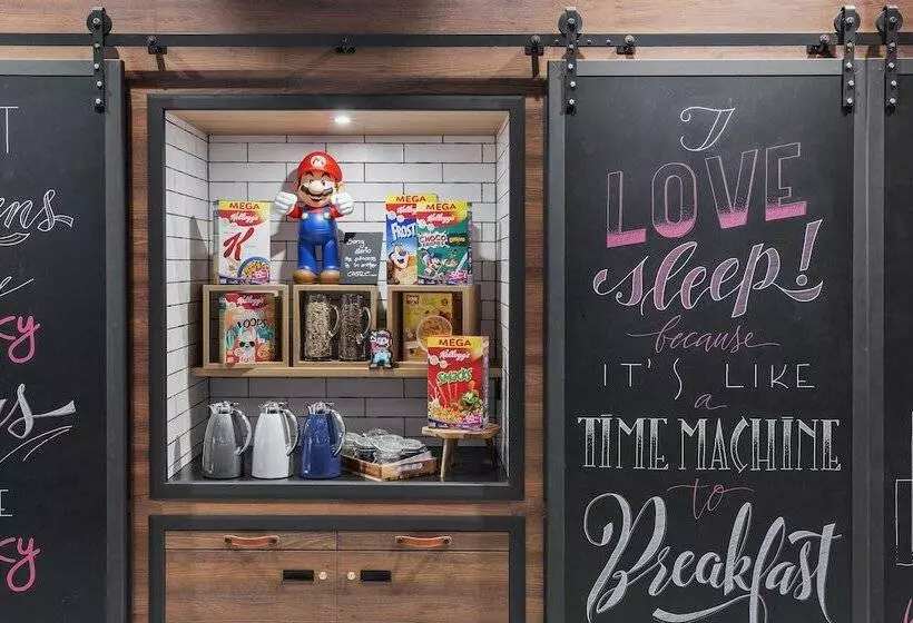 ホテル Moxy Frankfurt City Center